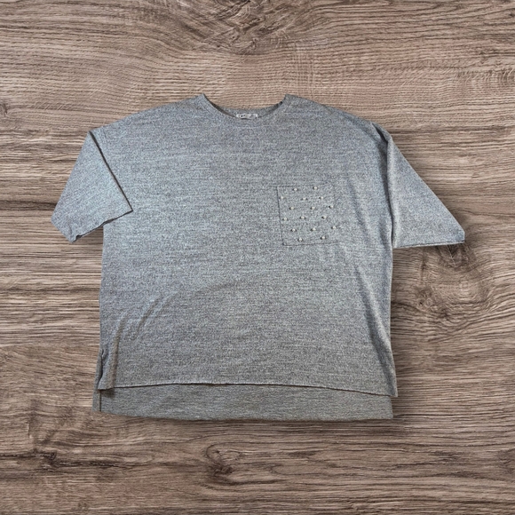 ⭐️Dex Gray Crew Neck Raw Edge Sweater With Peatls Embellisments Size L - Picture 1 of 7